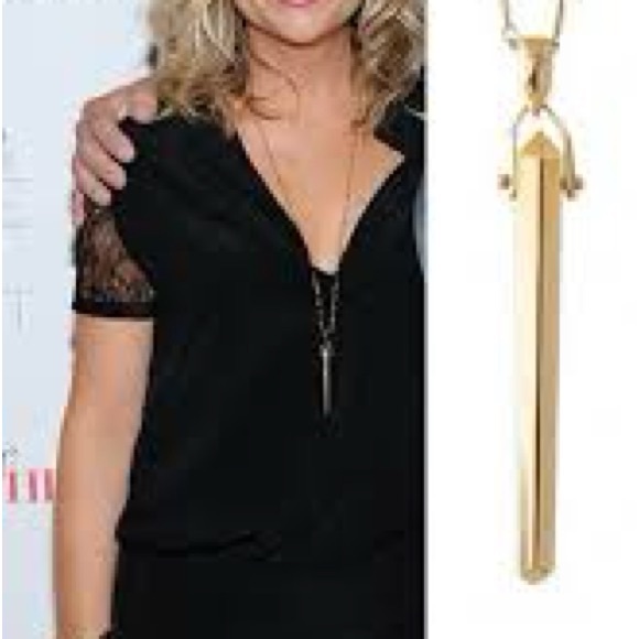 Stella & Dot Rebel Pendant Necklace Gold - Picture 2 of 3